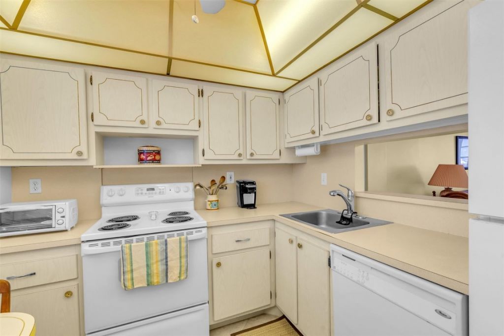 4850 NW 29th Court, Unit 221, Lauderdale Lakes, FL 33313 Photo