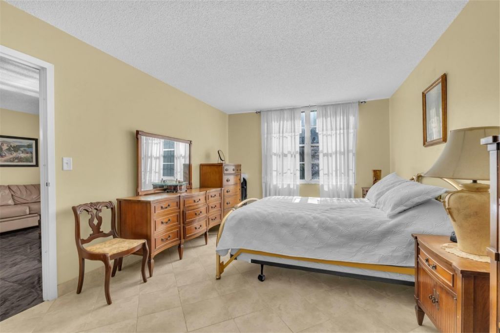 4850 NW 29th Court, Unit 221, Lauderdale Lakes, FL 33313 Photo