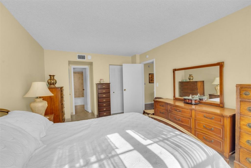 4850 NW 29th Court, Unit 221, Lauderdale Lakes, FL 33313 Photo