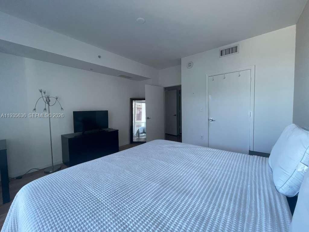 244 Biscayne Blvd , Unit 1904, Miami, FL 33132 Photo