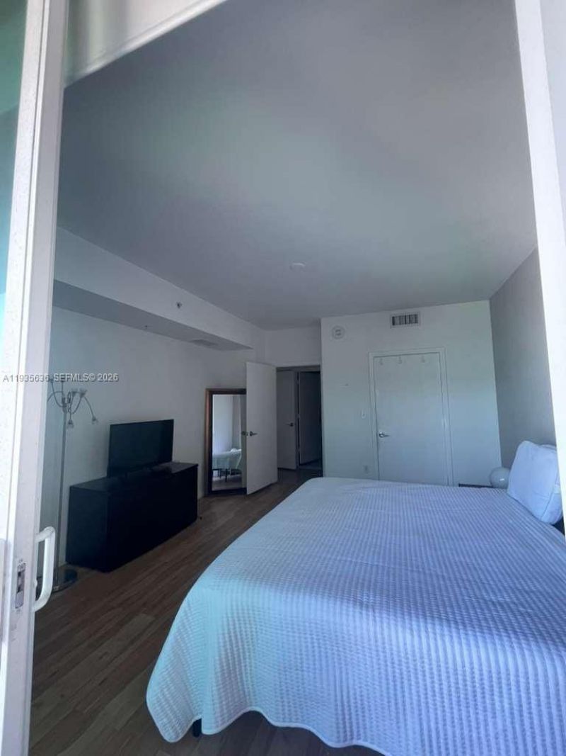 244 Biscayne Blvd , Unit 1904, Miami, FL 33132 Photo