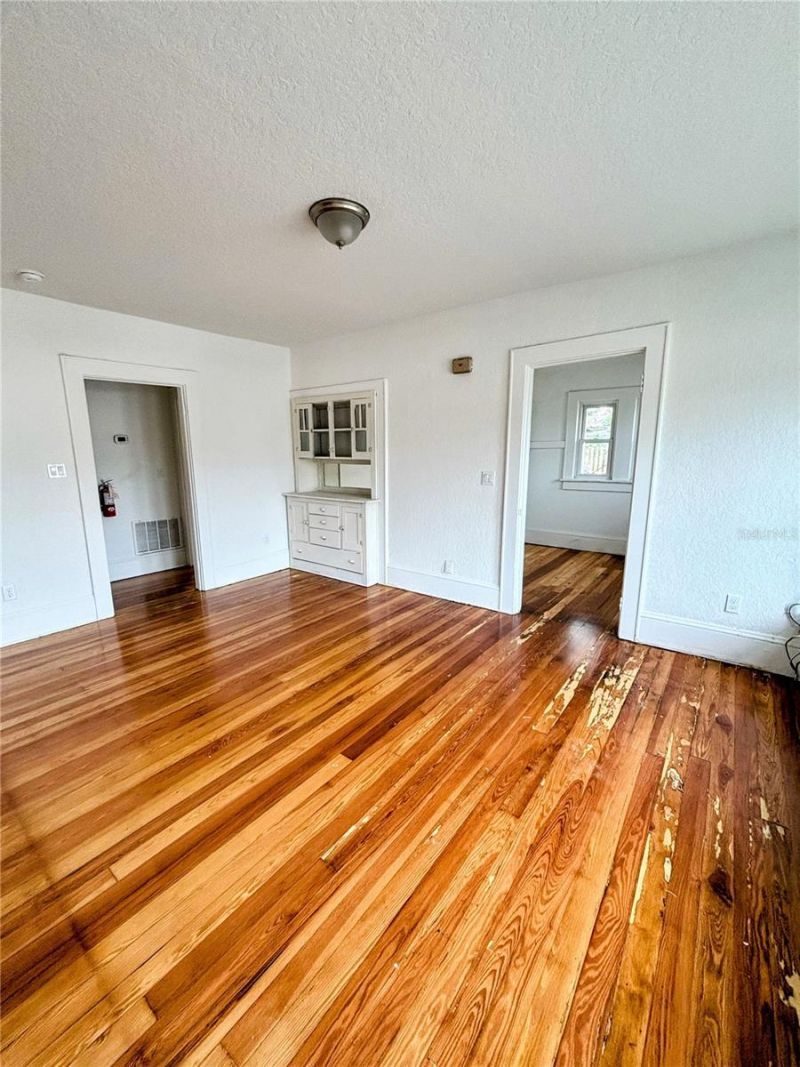 616 N Dixie Freeway, New Smyrna Beach, FL 32168 Photo