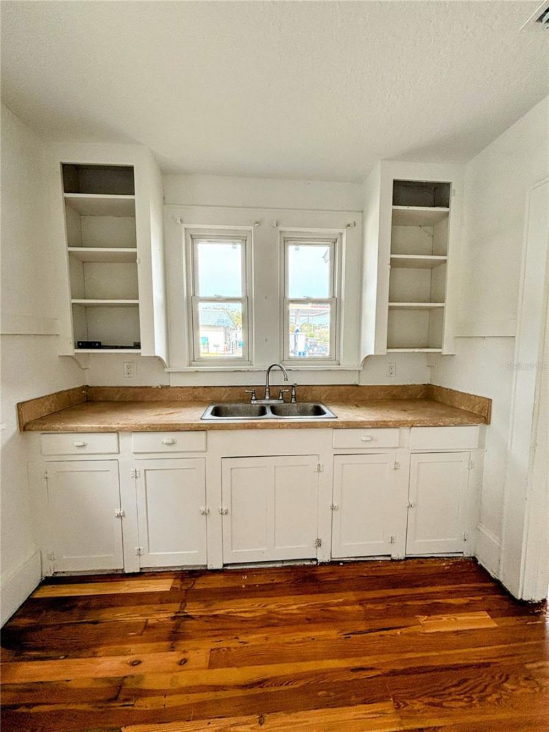 616 N Dixie Freeway, New Smyrna Beach, FL 32168 Photo