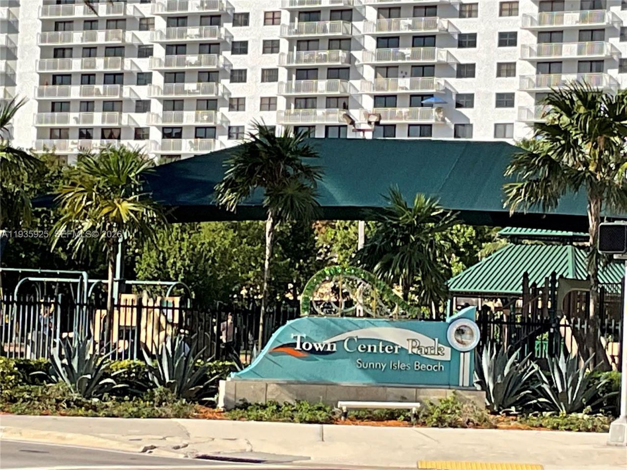 200 172nd St, Unit 520, Sunny Isles Beach, FL 33160 Photo