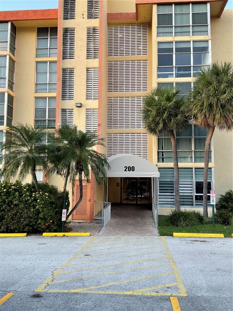 200 172nd St, Unit 520, Sunny Isles Beach, FL 33160 Photo