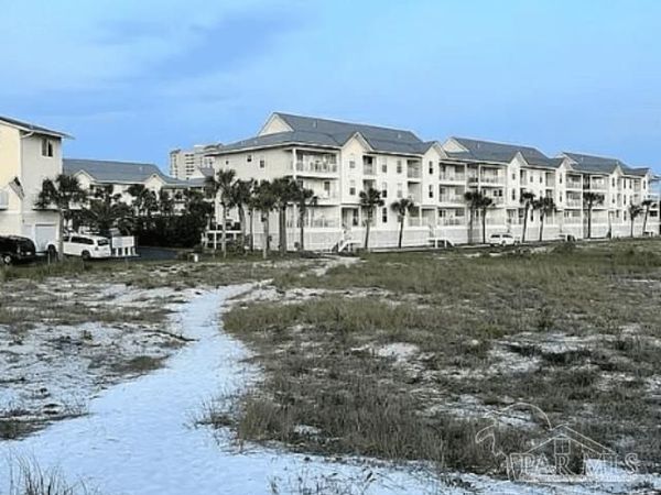 8496 Gulf Blvd, Unit 413, Navarre, FL 32566