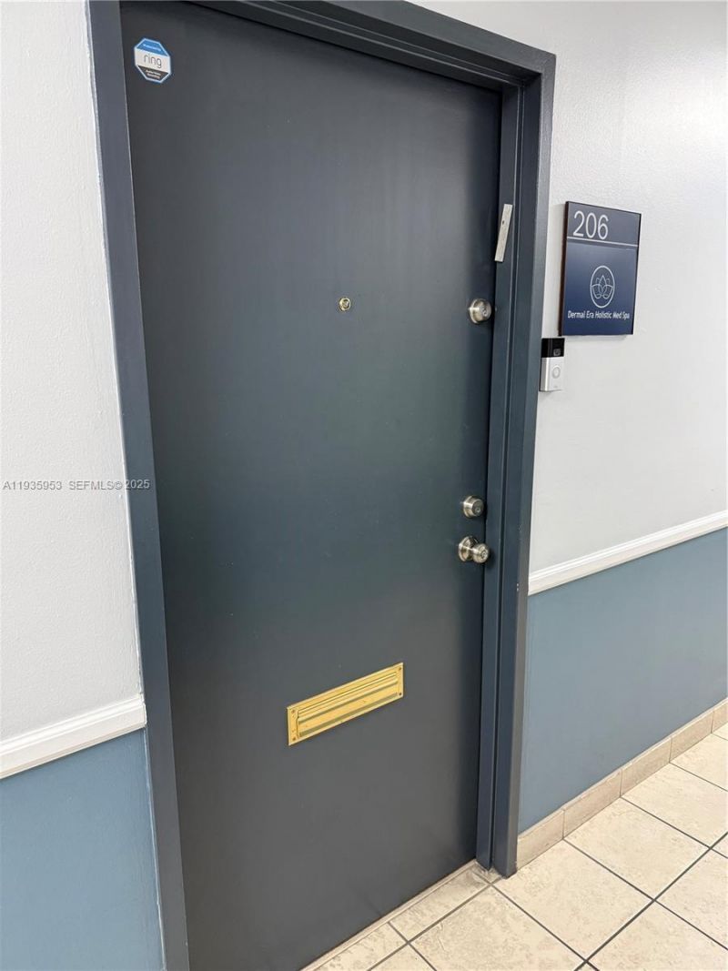 717 Ponce De Leon Blvd, Unit 206, Coral Gables, FL 33134 Photo