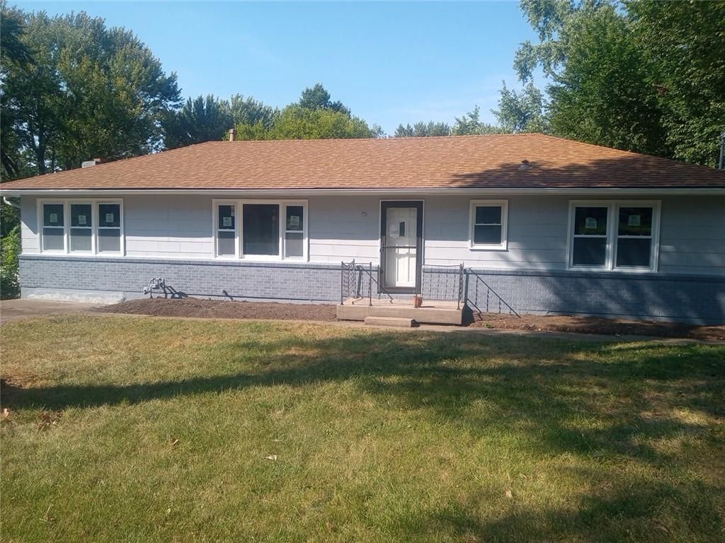502 NE 74th Street, Gladstone, MO 64118 Main Photo