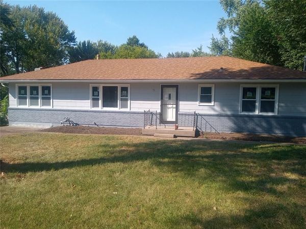 502 NE 74th Street, Gladstone, MO 64118