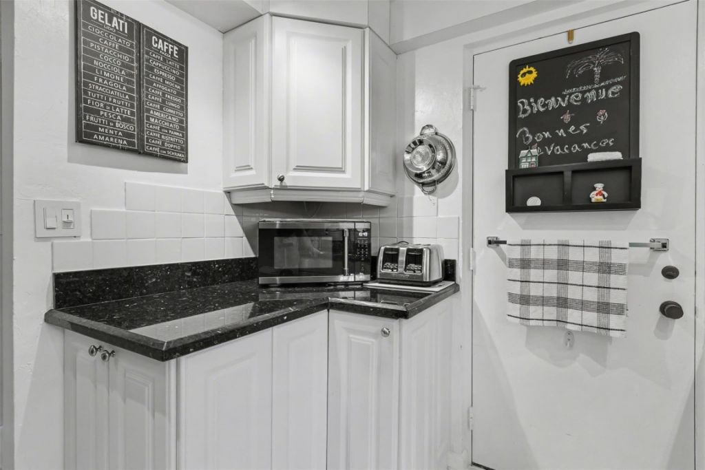 2307 S Cypress Bend Drive, Unit 106, Pompano Beach, FL 33069 Photo