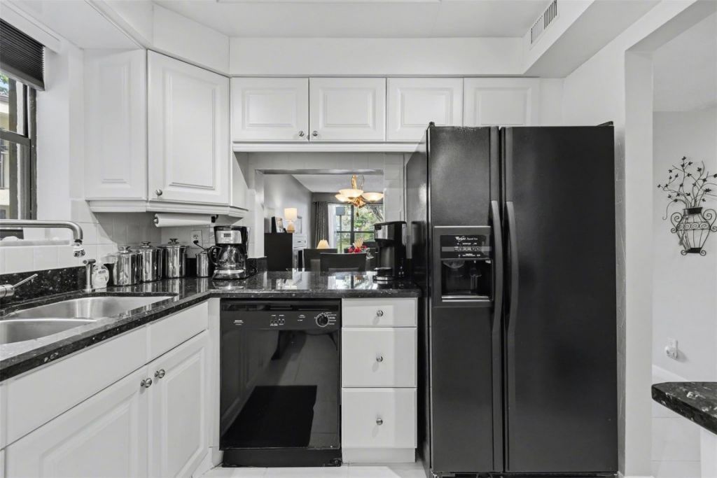 2307 S Cypress Bend Drive, Unit 106, Pompano Beach, FL 33069 Photo