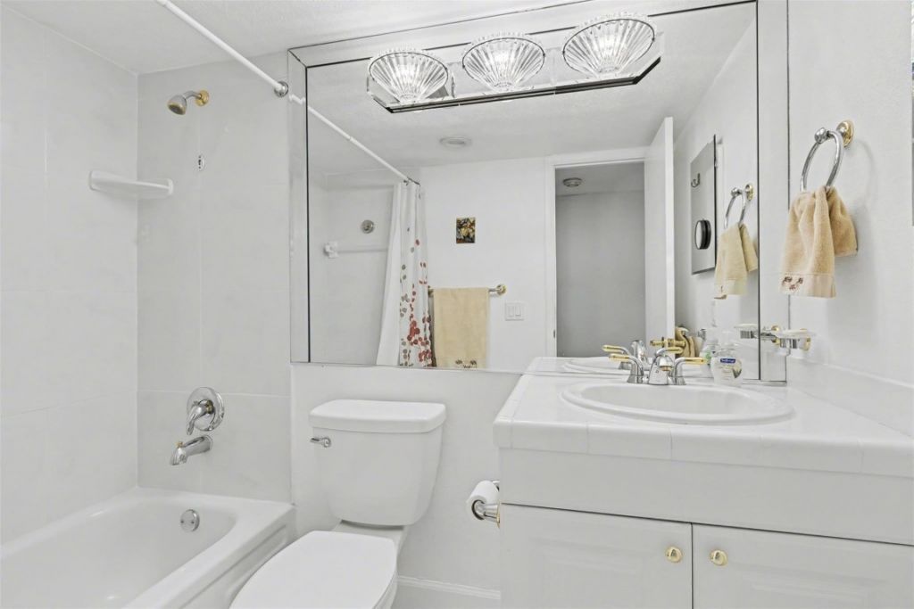 2307 S Cypress Bend Drive, Unit 106, Pompano Beach, FL 33069 Photo