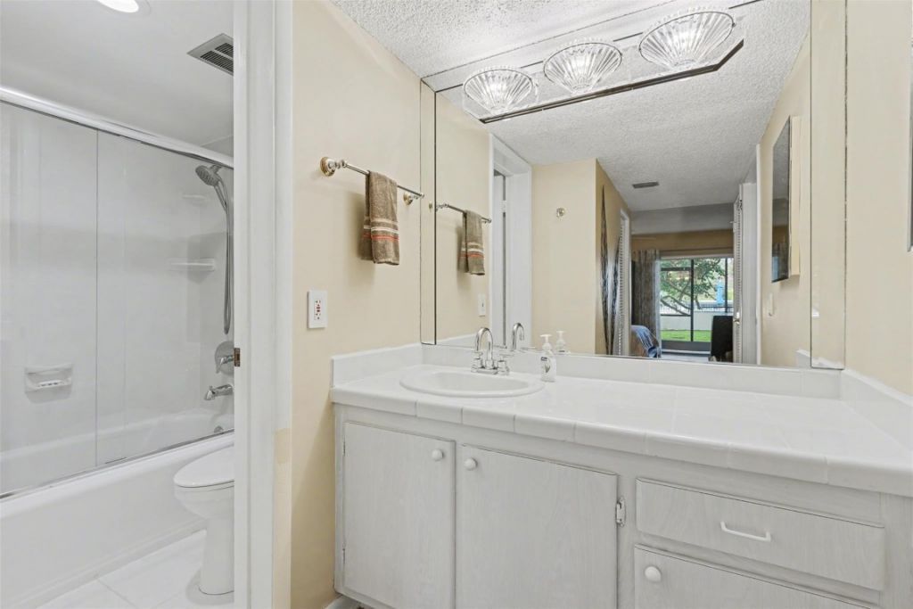 2307 S Cypress Bend Drive, Unit 106, Pompano Beach, FL 33069 Photo