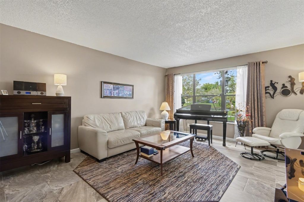 2307 S Cypress Bend Drive, Unit 106, Pompano Beach, FL 33069 Photo