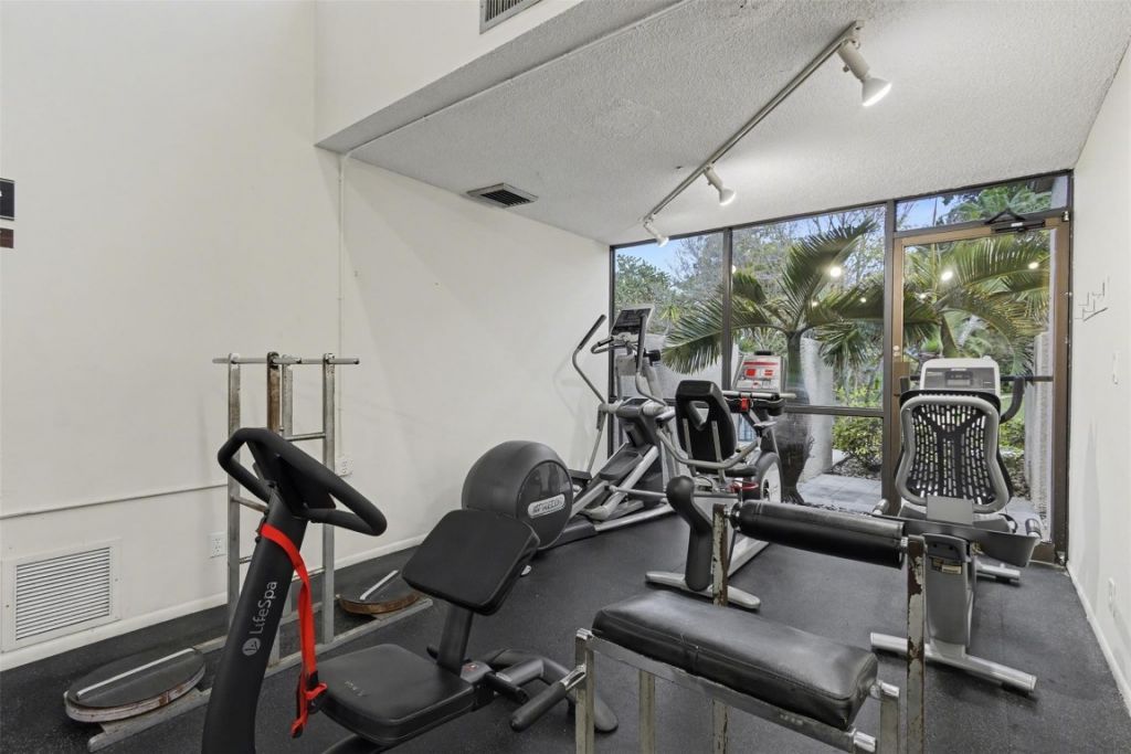 2307 S Cypress Bend Drive, Unit 106, Pompano Beach, FL 33069 Photo