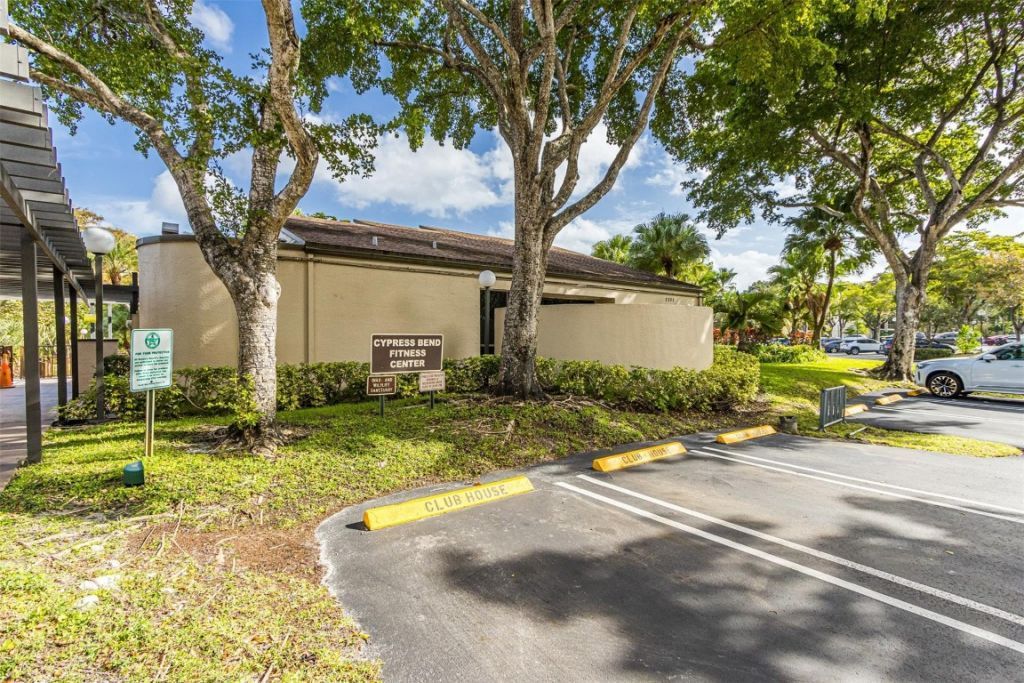 2307 S Cypress Bend Drive, Unit 106, Pompano Beach, FL 33069 Photo