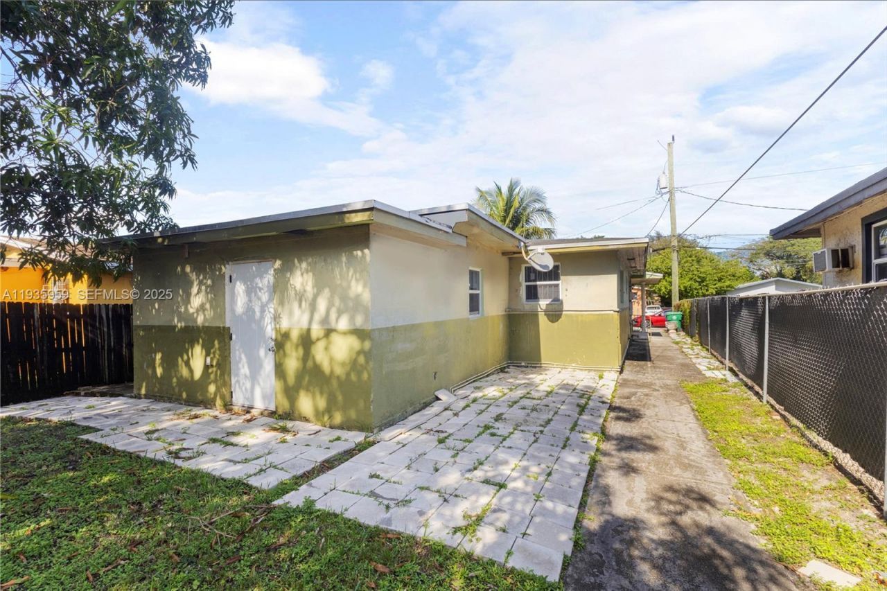 1130 NW 58th Ter , Miami, FL 33127 Photo