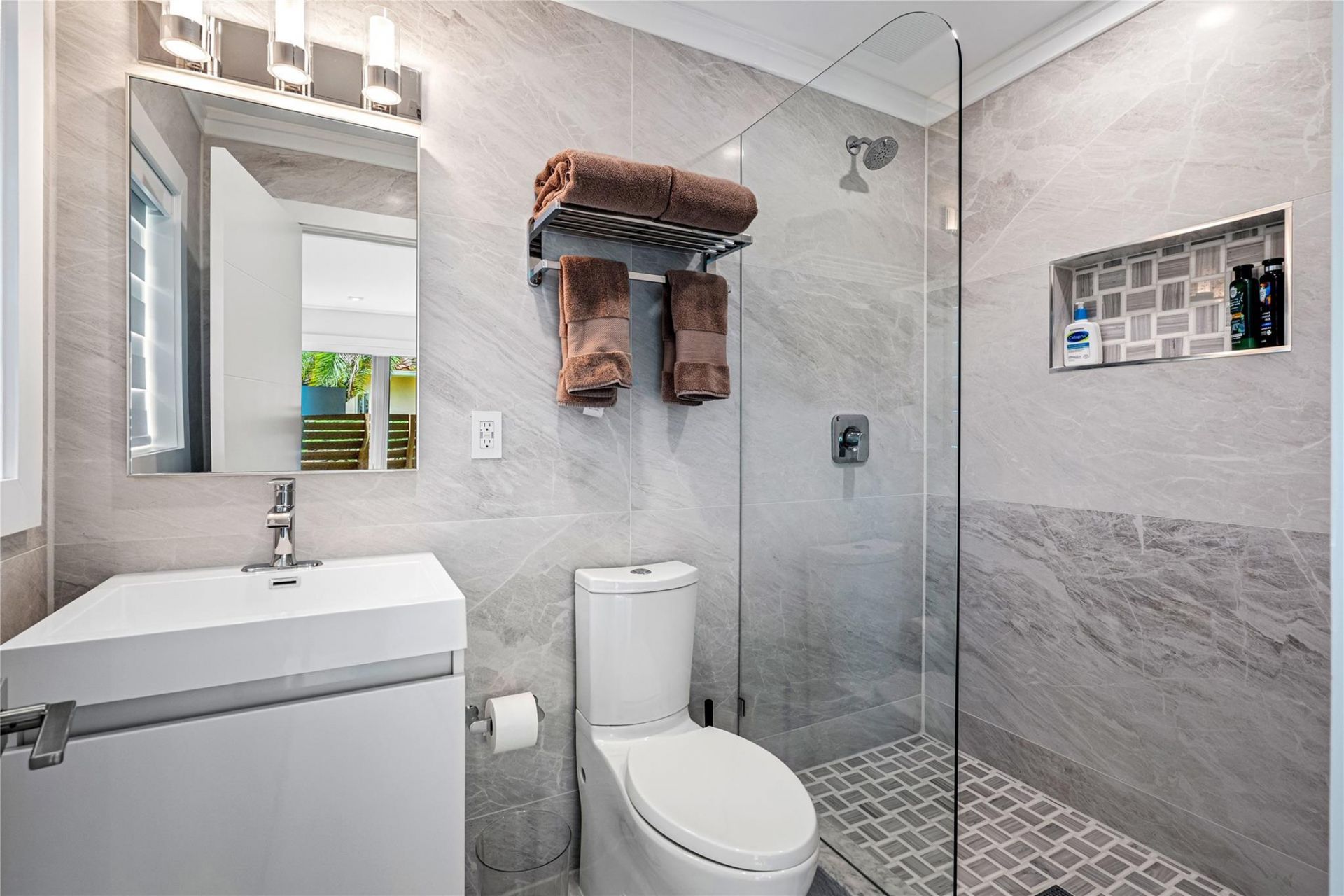 2600 NE 26th Avenue, Fort Lauderdale, FL 33306 Photo