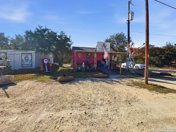 9084 Fm 1283, Lakehills, TX 78063