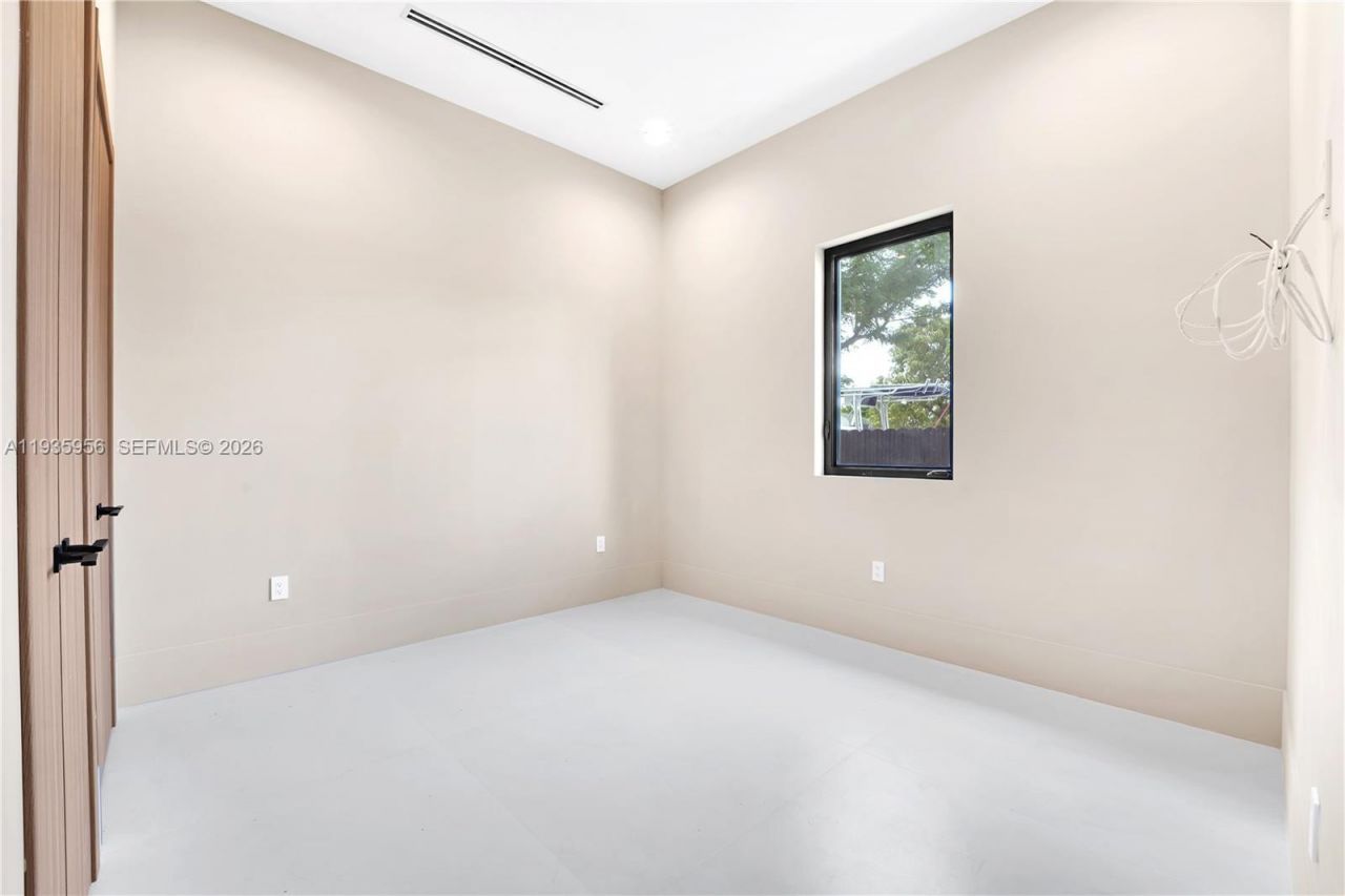 1130 SW 86th Ct, Miami, FL 33144 Photo