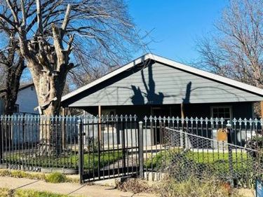 1117 E Harvey Avenue, Fort Worth, TX 76104
