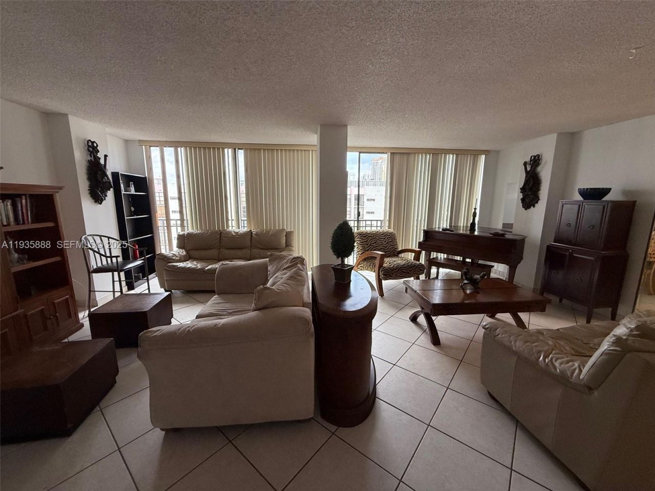 17011 N Bay Rd , Unit 1007, Sunny Isles Beach, FL 33160 Photo