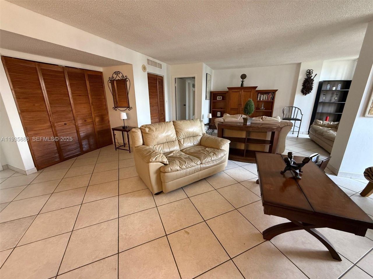 17011 N Bay Rd , Unit 1007, Sunny Isles Beach, FL 33160 Photo