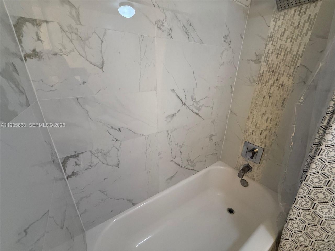 17011 N Bay Rd , Unit 1007, Sunny Isles Beach, FL 33160 Photo