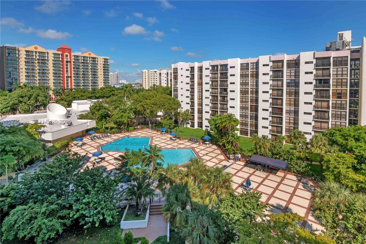17011 N Bay Rd , Unit 1007, Sunny Isles Beach, FL 33160 Photo