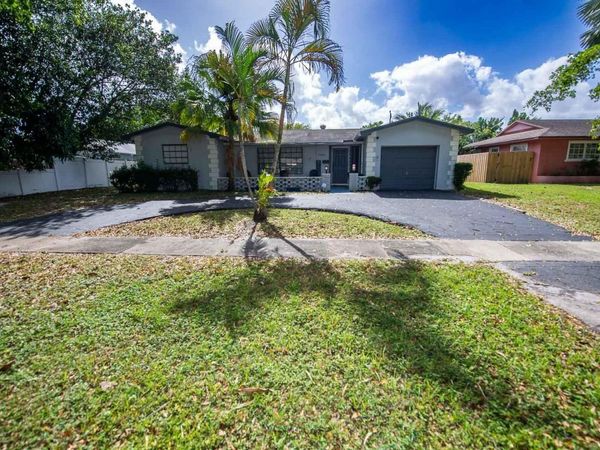 5320 Taylor St, Hollywood, FL 33021