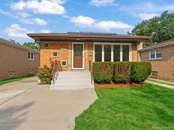 11214 S Sacramento Avenue, Chicago, IL 60655