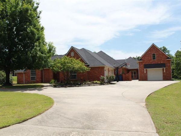 1031 Hidden Valley Lane, Choctaw, OK 73020