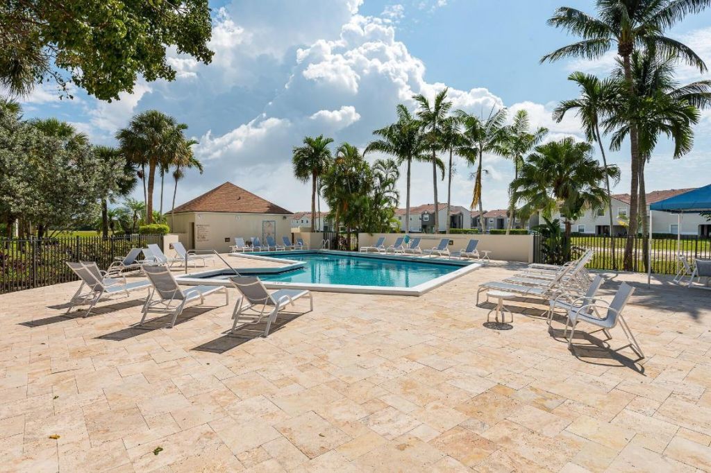 5751 Camino Del Sol, Unit 403, Boca Raton, FL 33433 Photo