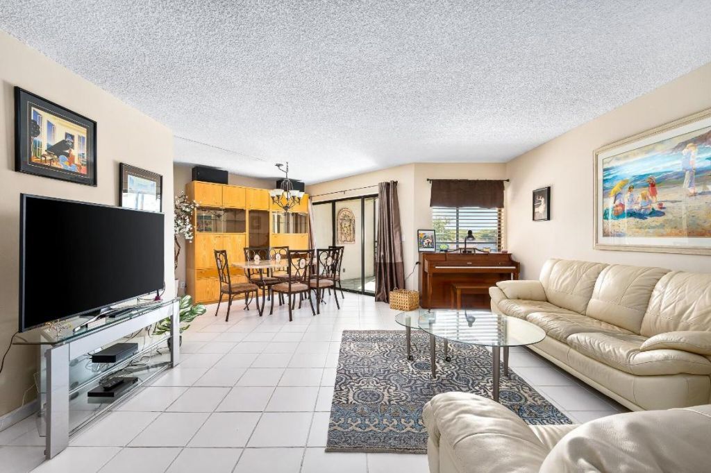 5751 Camino Del Sol, Unit 403, Boca Raton, FL 33433 Photo