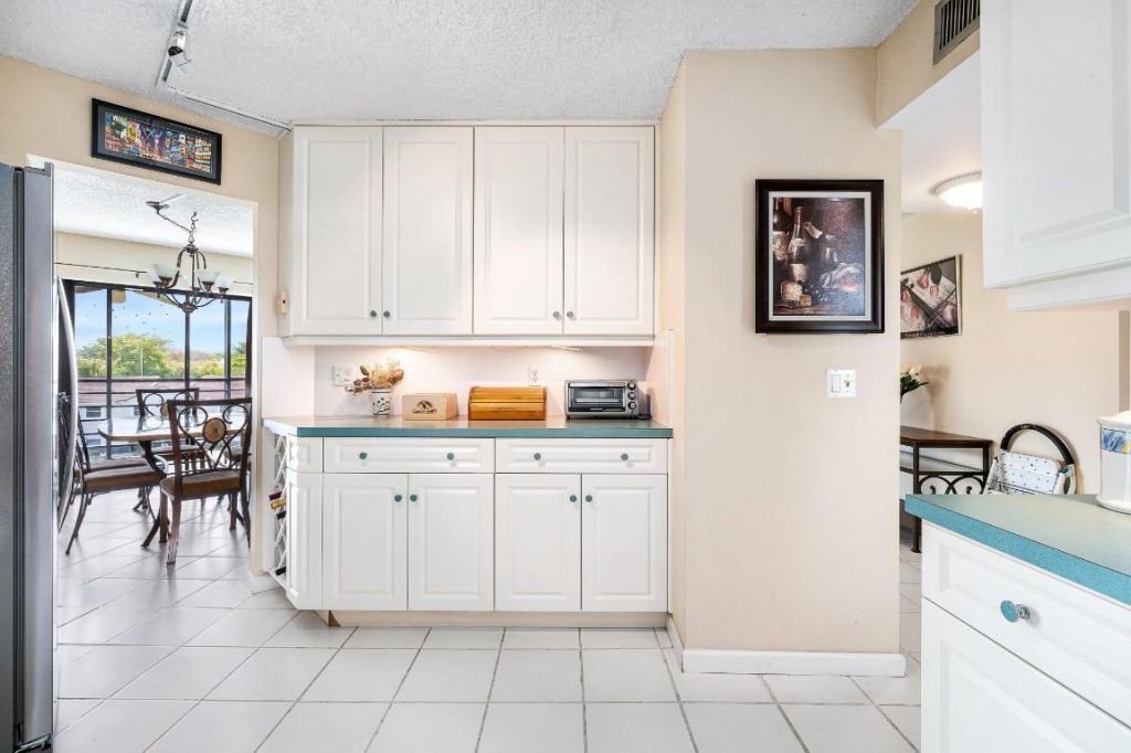 5751 Camino Del Sol, Unit 403, Boca Raton, FL 33433 Photo