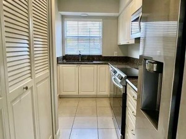 413 N Cypress Drive, Unit 4, Tequesta, FL 33469