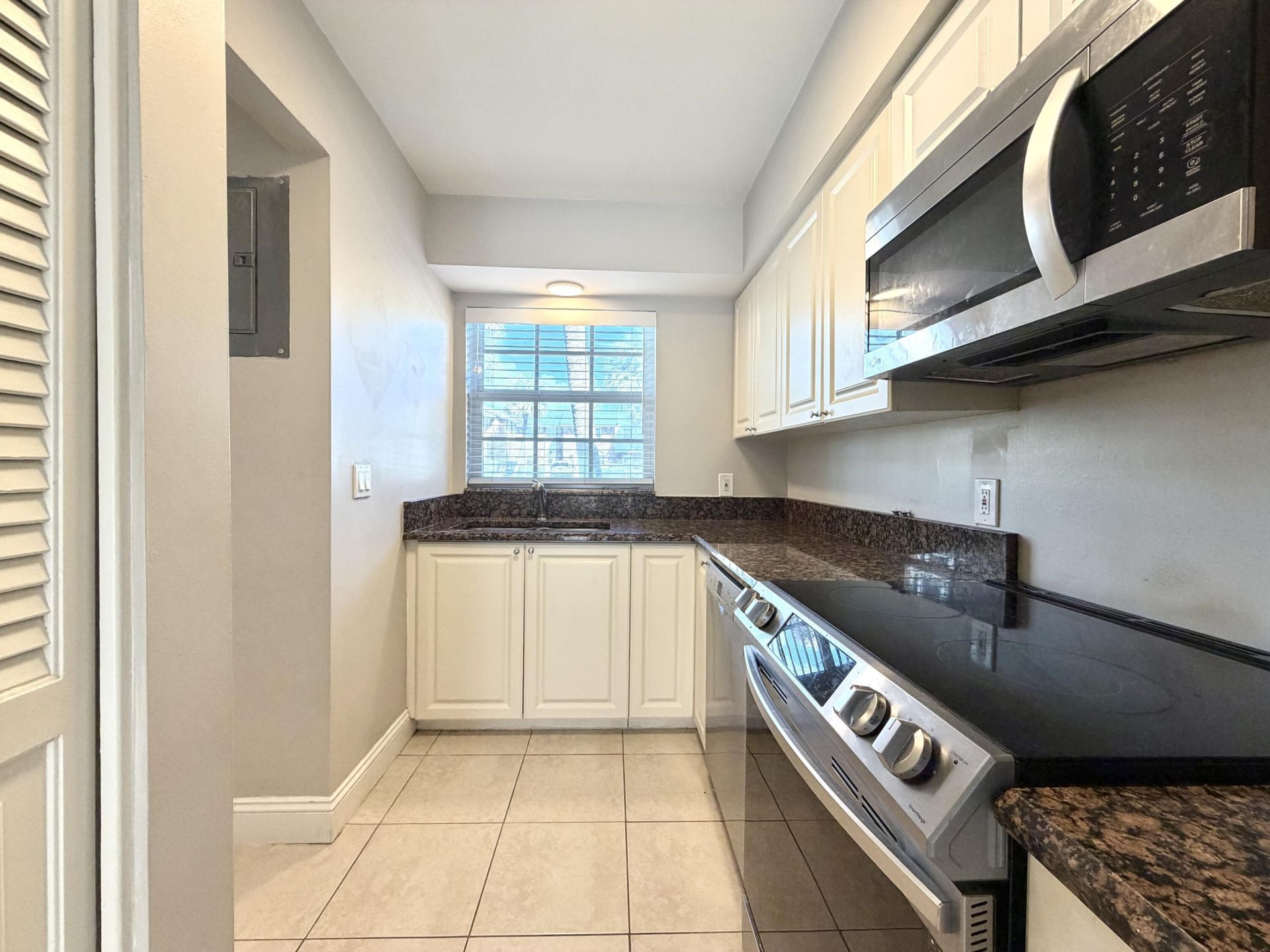 413 N Cypress Drive, Unit 4, Tequesta, FL 33469 Photo