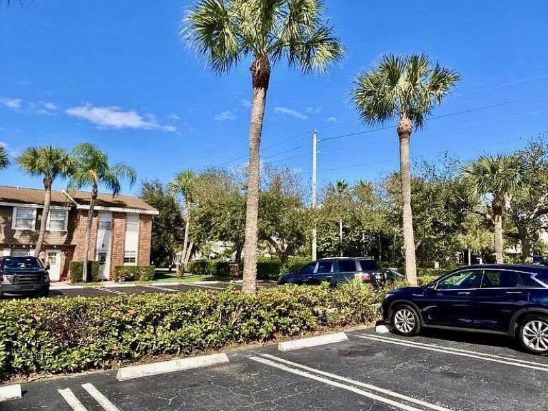 413 N Cypress Drive, Unit 4, Tequesta, FL 33469 Photo