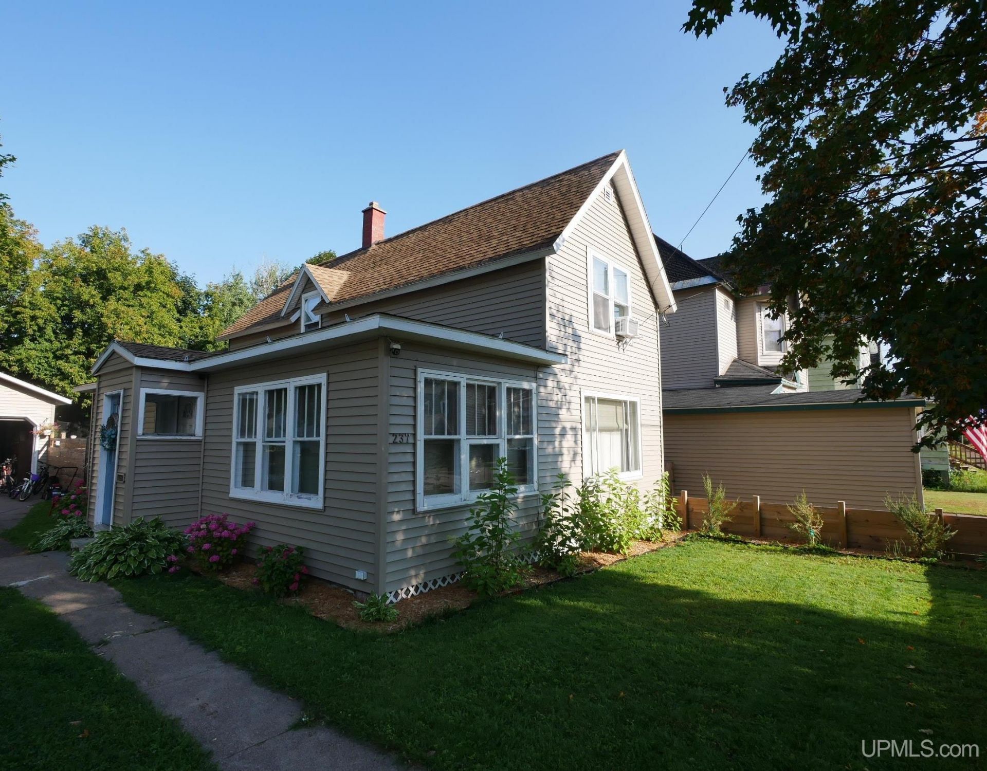 237 Kearsarge Street, Laurium, MI 49913 Main Photo