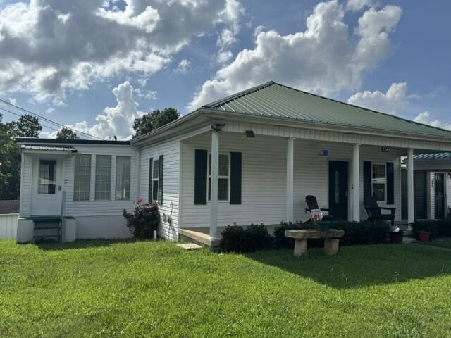 224 S Main, Whitley City, KY 42653