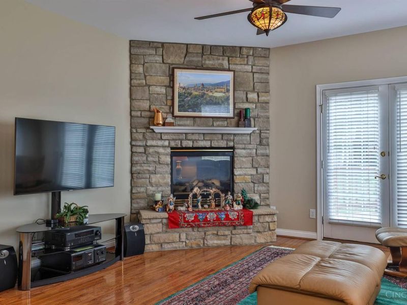 885 Southerness Drive, Pierce Twp, OH 45245 Photo 13