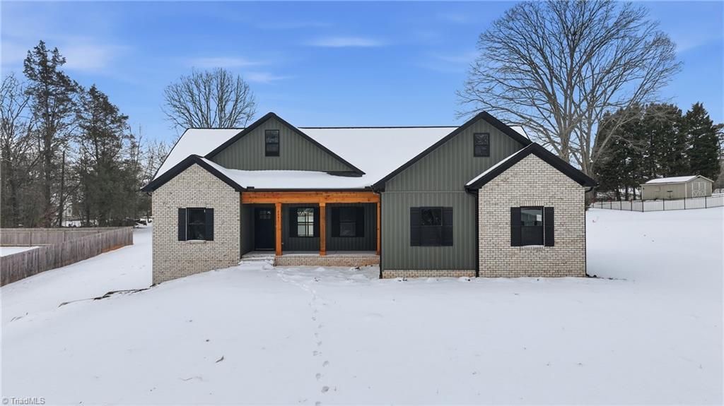 4381 Continental Drive, Pfafftown, NC 27040 Main Photo