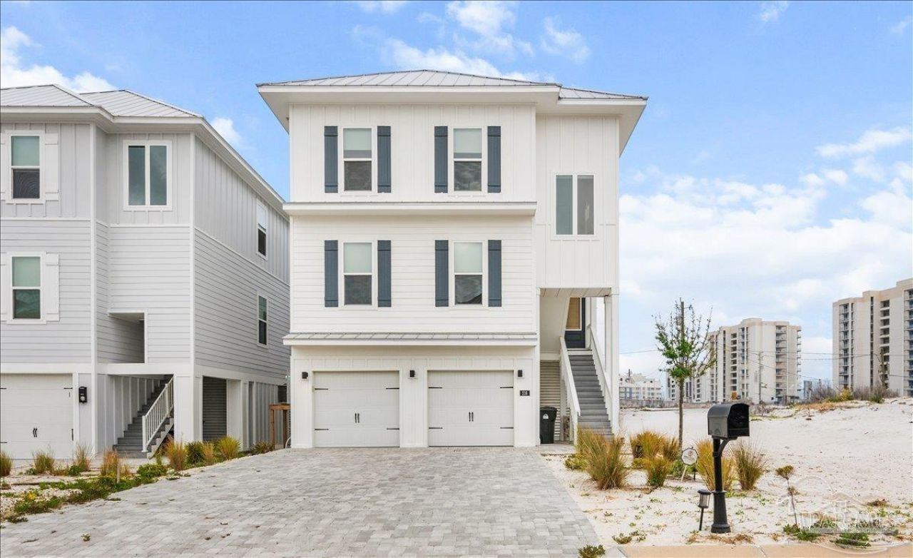 216 Clipper Dr, Pensacola, FL 32507 Main Photo