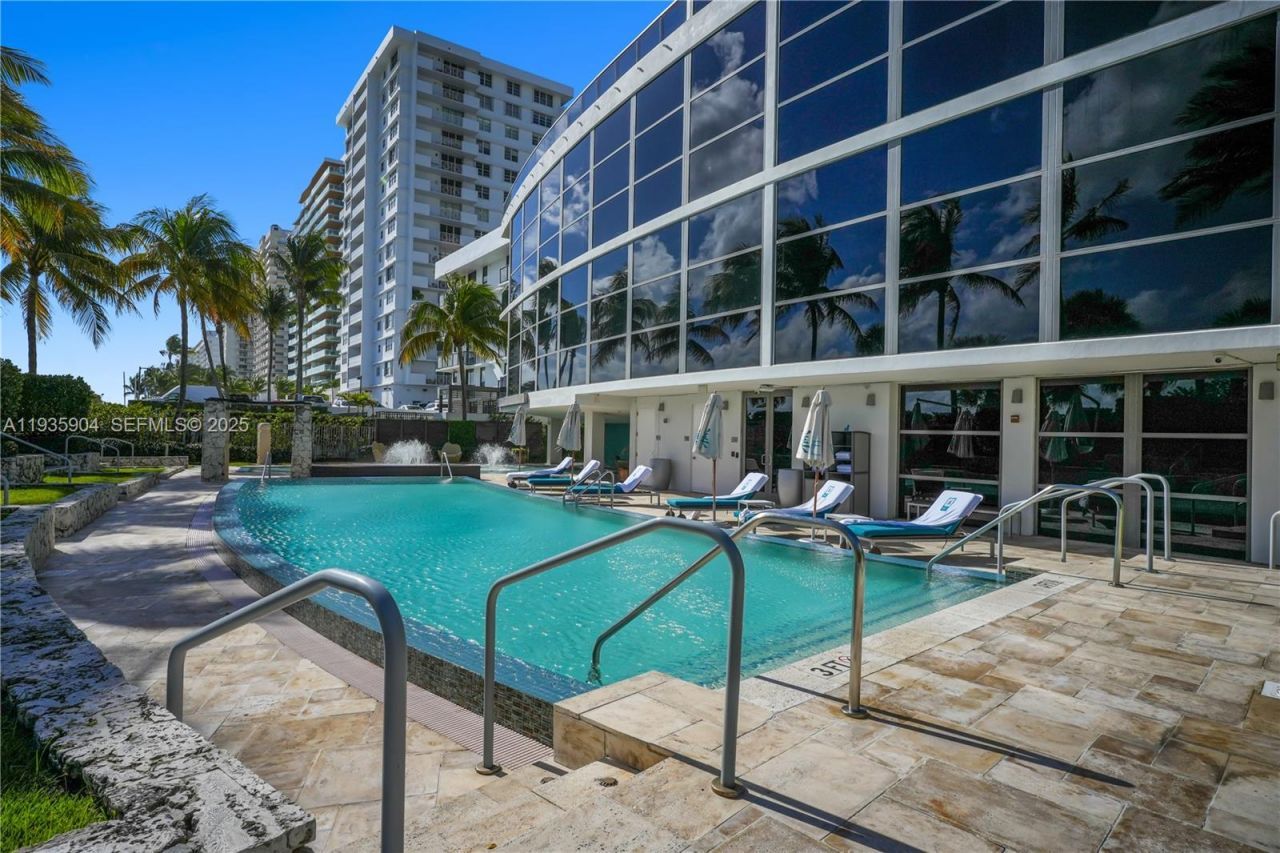 5875 Collins Ave, Unit 1003, Miami Beach, FL 33140 Photo