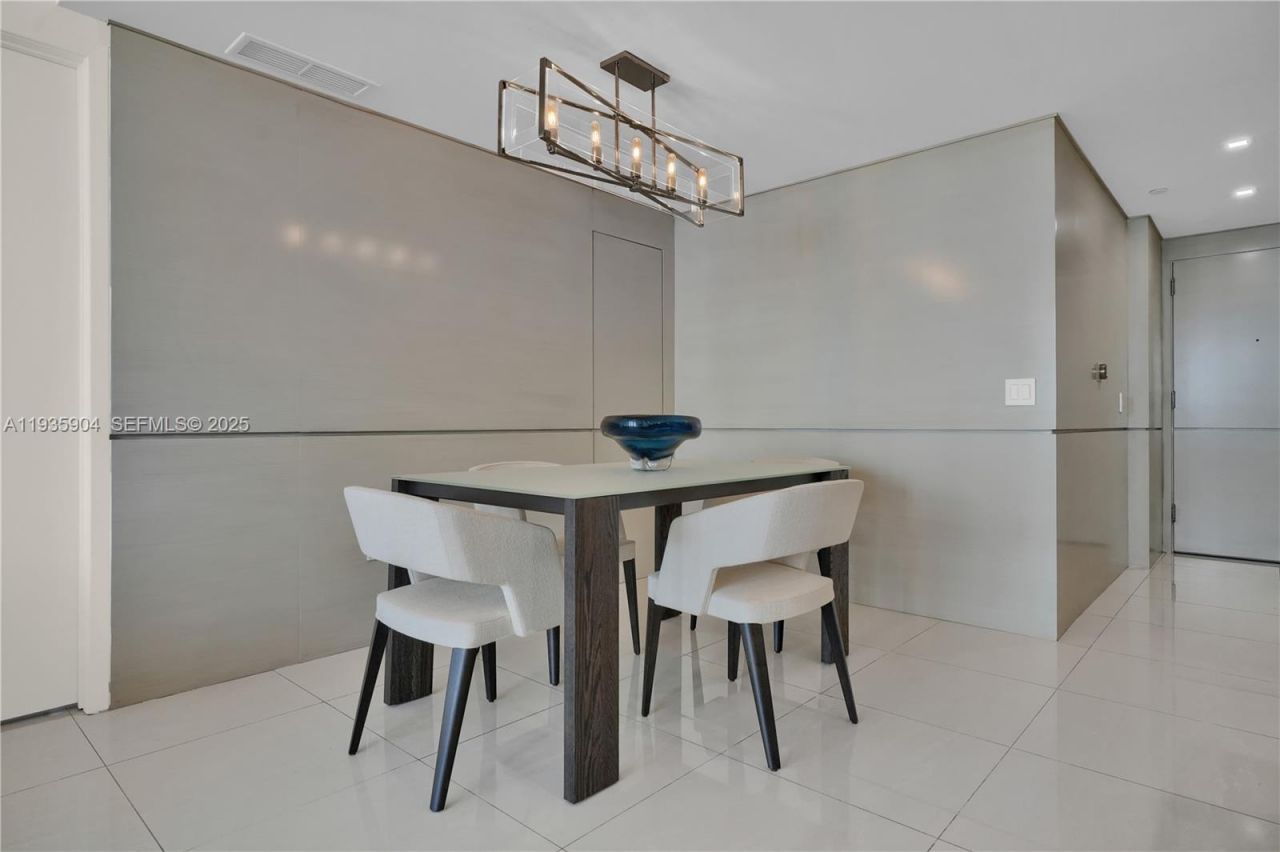 5875 Collins Ave, Unit 1003, Miami Beach, FL 33140 Photo