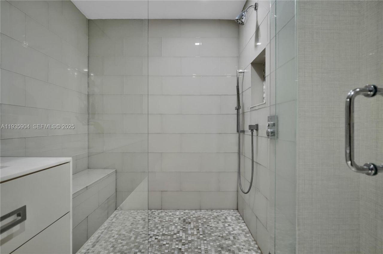 5875 Collins Ave, Unit 1003, Miami Beach, FL 33140 Photo