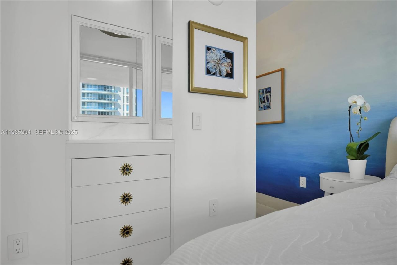 5875 Collins Ave, Unit 1003, Miami Beach, FL 33140 Photo