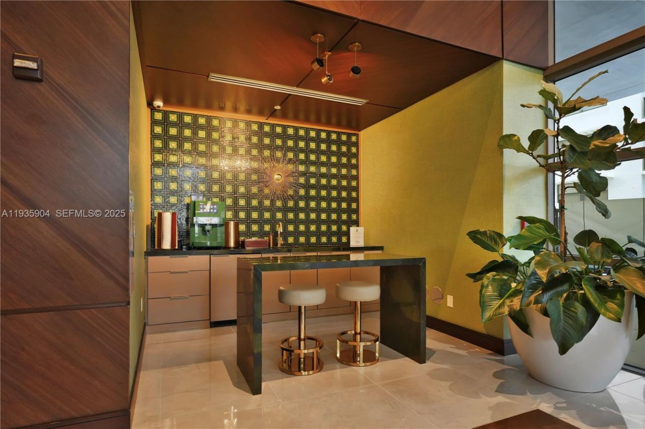 5875 Collins Ave, Unit 1003, Miami Beach, FL 33140 Photo