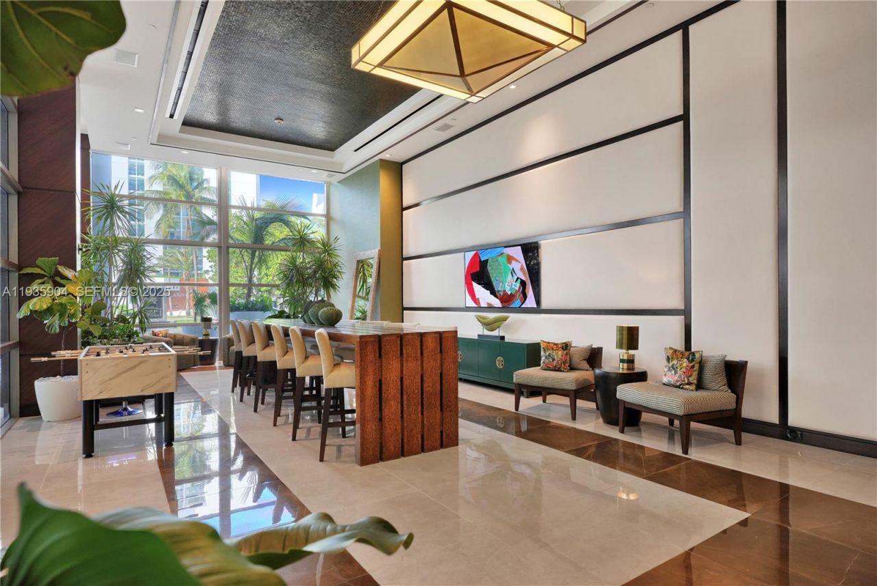 5875 Collins Ave, Unit 1003, Miami Beach, FL 33140 Photo