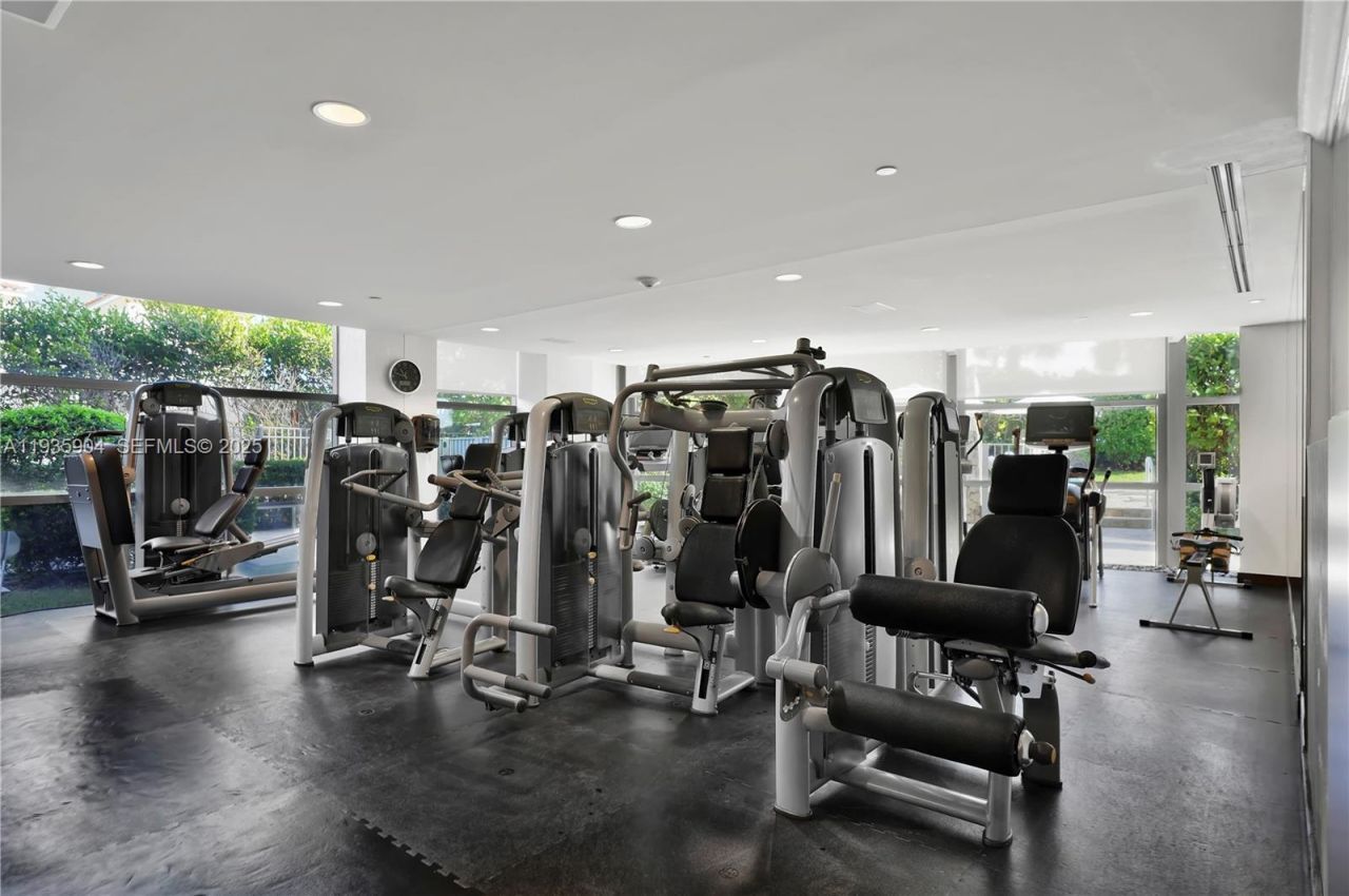 5875 Collins Ave, Unit 1003, Miami Beach, FL 33140 Photo